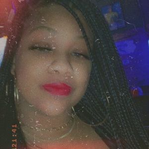 Meet your Posher, Briana